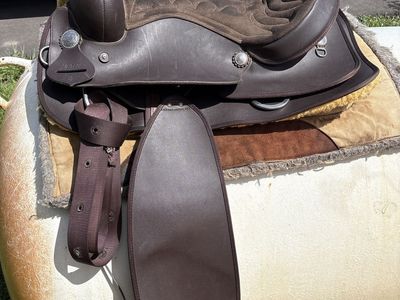Wintec 16 inch saddle