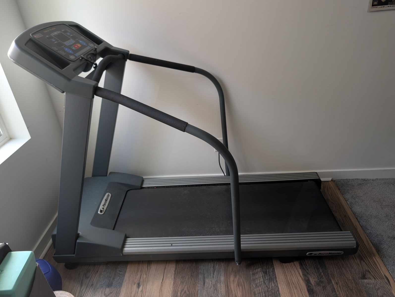 PaceMaster Gold Elite Treadmill – Made in USA – Excellent Working Condition