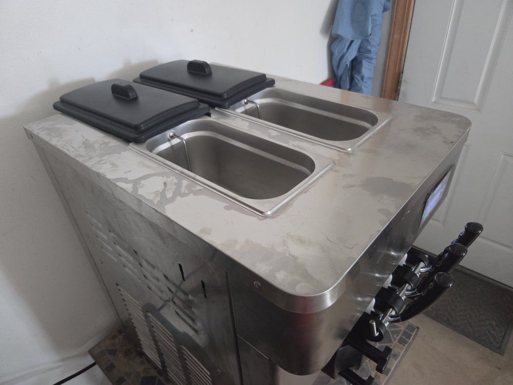 Main image 3