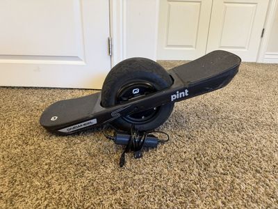 Onewheel Pint S Electric Board Skateboard with Charger - Excellent Condition, Ready to Ride!