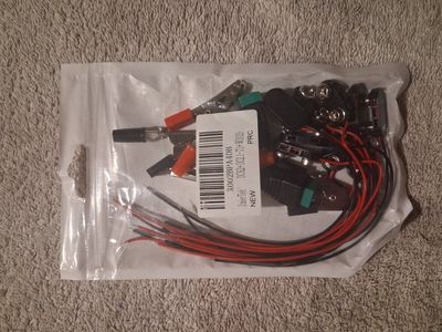 DCM2+DC2.1+WD02-6 (an electronic assortment kit containing 9V battery clip connectors, DC power jacks, and alligator clip test l