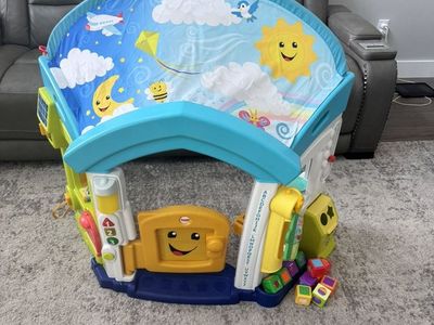 Fisher price Laugh And Learn House