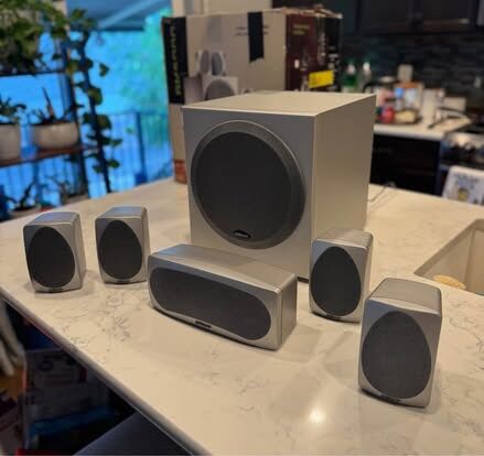 Polkaudio 5.1 Speakers  system .RM6000