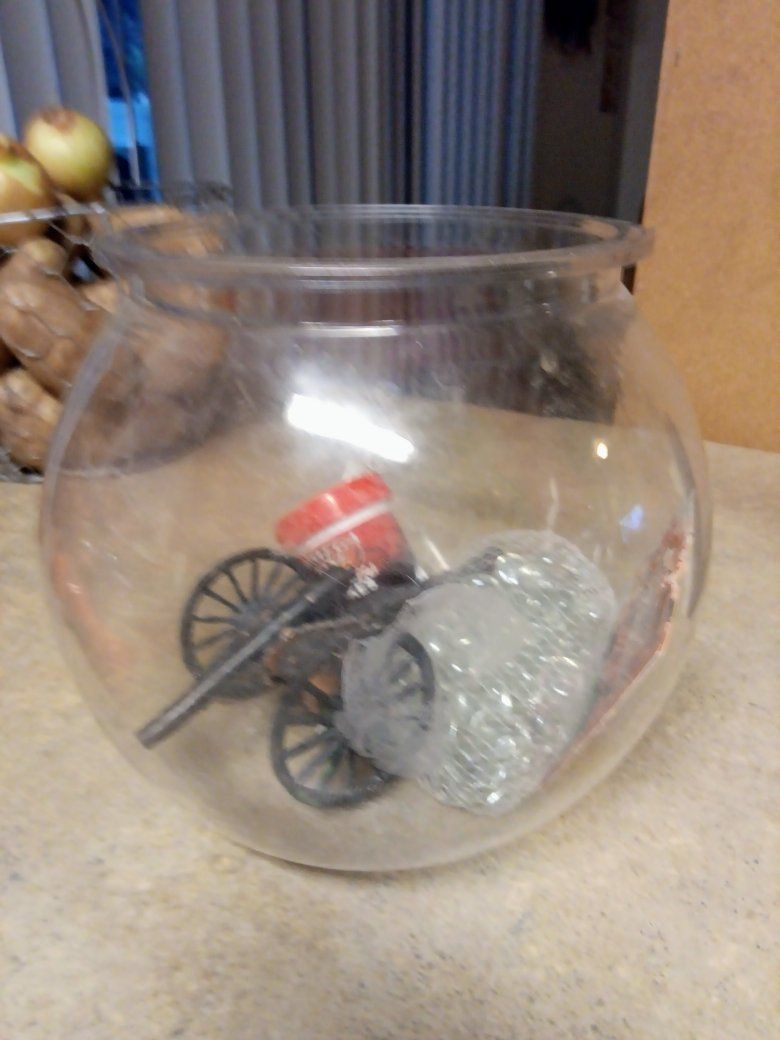 Clear Glass Fish Bowl/Vase with Decorative Wagon and Pebbles - Versatile Decor