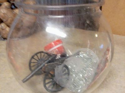 Clear Glass Fish Bowl/Vase with Decorative Wagon and Pebbles - Versatile Decor
