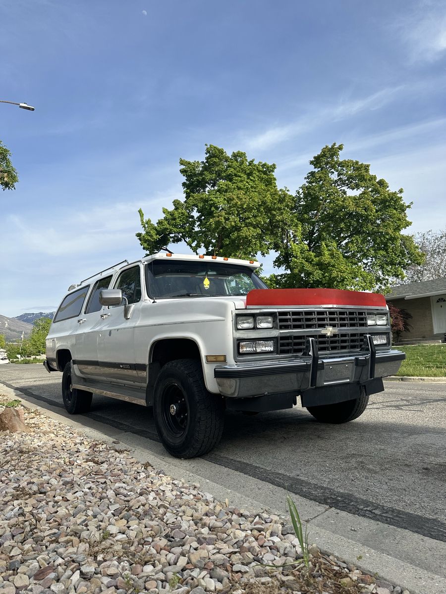 1990 CHEVROLET SUBURBAN