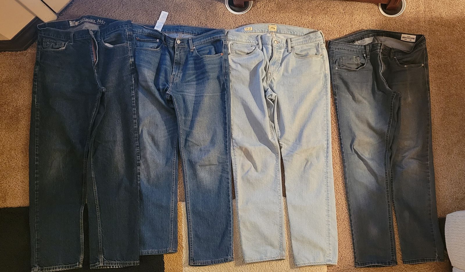 3 Pairs of Men's denim jeans 34x30, 1 Pair 34x32