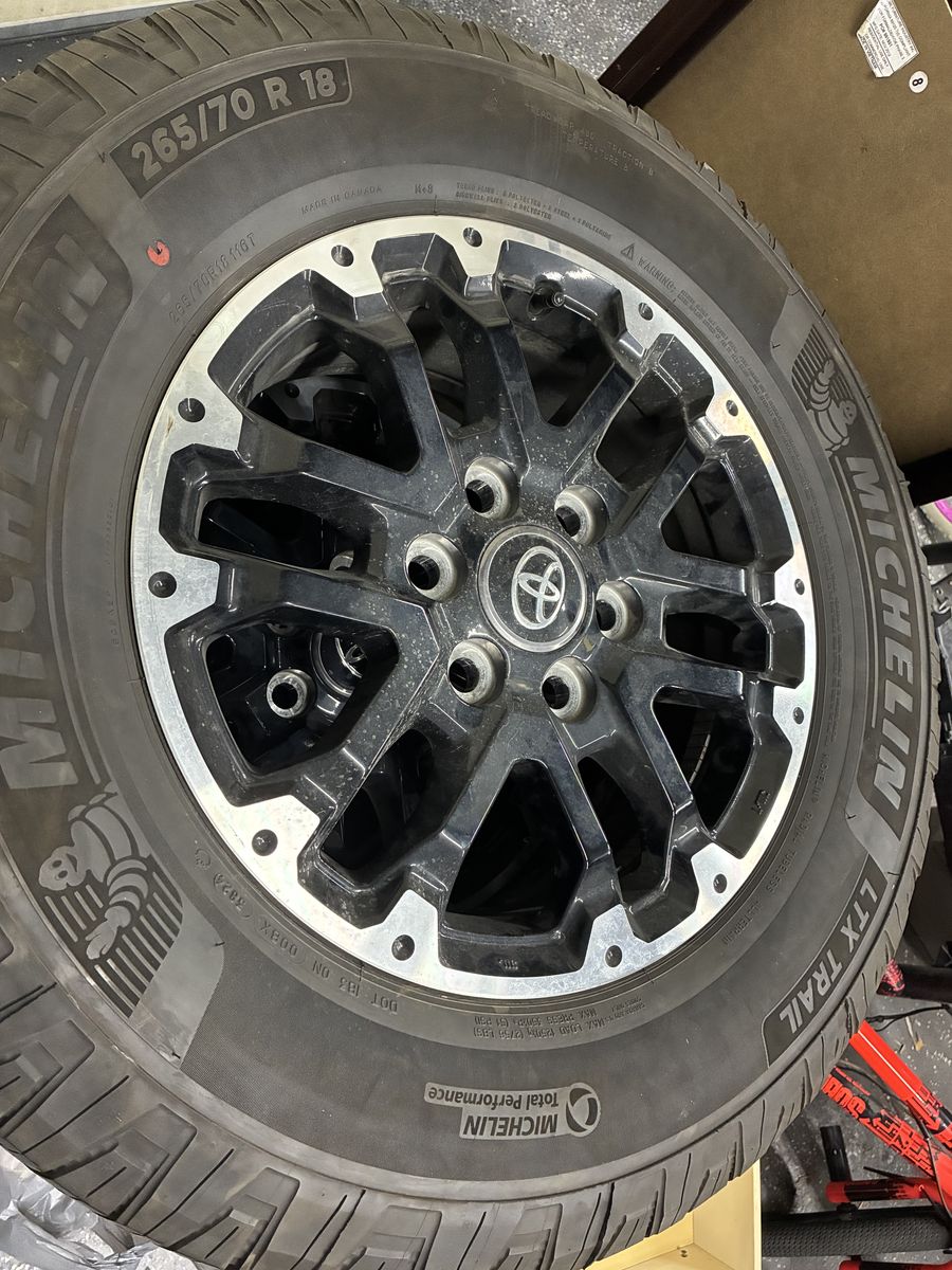 265/70R18 2025 Toyota Tundra