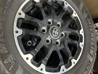 265/70R18 2025 Toyota Tundra