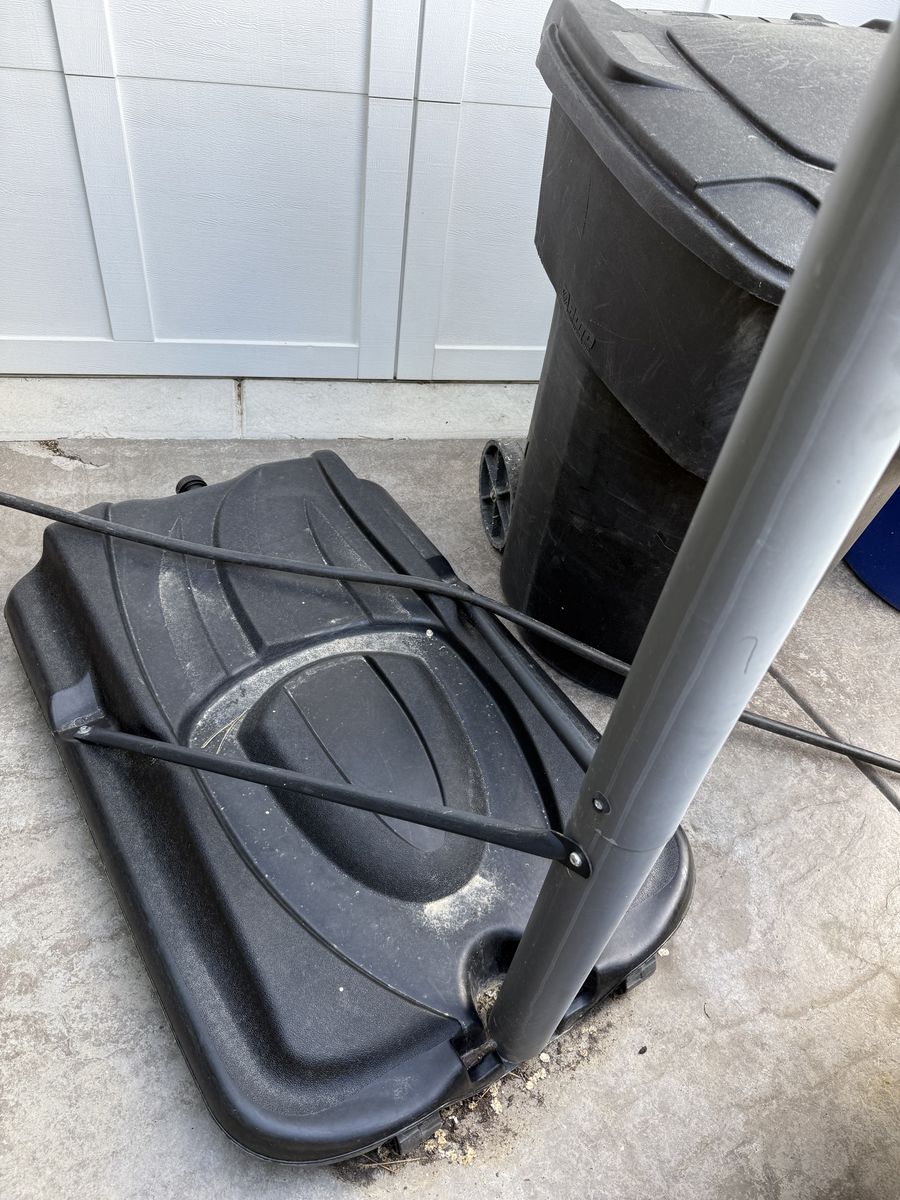 Lifetime basket ball hoop