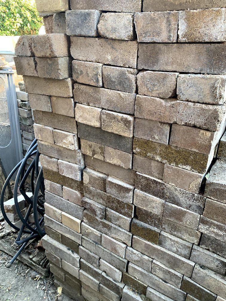 Brick BLOWOUT!!!Approx 500 count $1 EACH!!