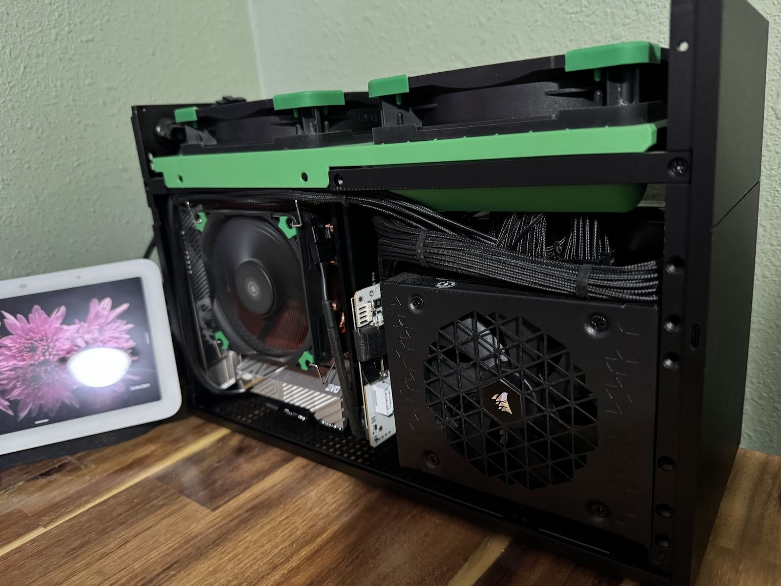 9950x3d cpu 9070XT gpu 32gb DDR5 2tb gen5 samsung SSD FormD T1 case
