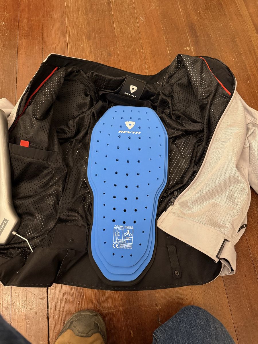 Main image 3