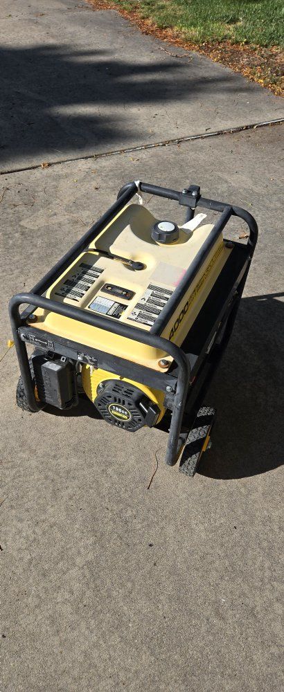 Champion 4000W Starting / 3500W Running Portable Gas Generator 196cc