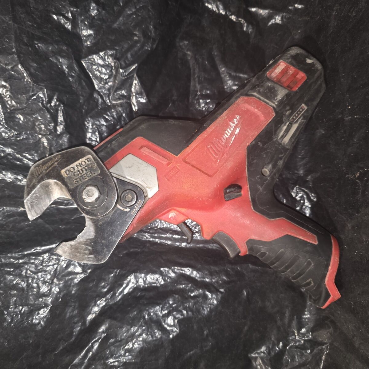 Millwaukee 2472-20 M12 600 mcm Cable Cutter