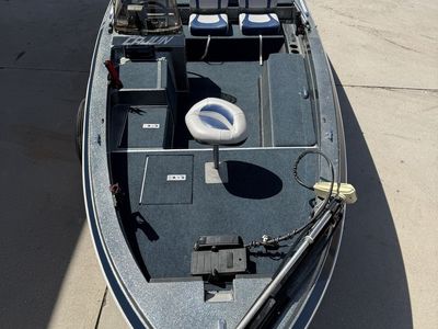 CAJUN FISHN’ MACHINE 17.5 feet bass boat