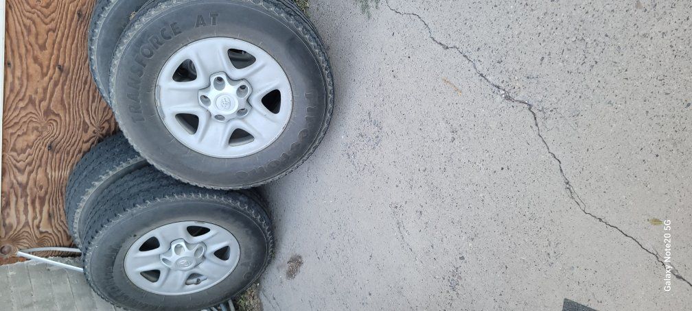 LT 275/70R18 Toyota Tundra