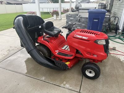 Troy Bilt Riding lawnmower w/ Bagger