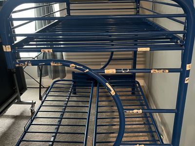 Free: metal bunk be with mattresses & bedding