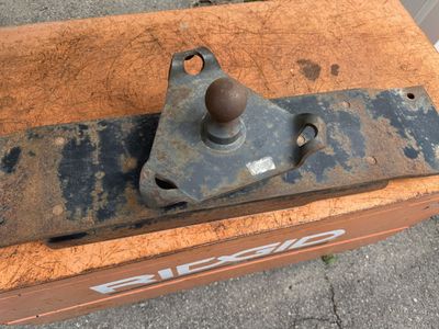 Ford Superduty Gooseneck Plate With 2-5/16 Ball