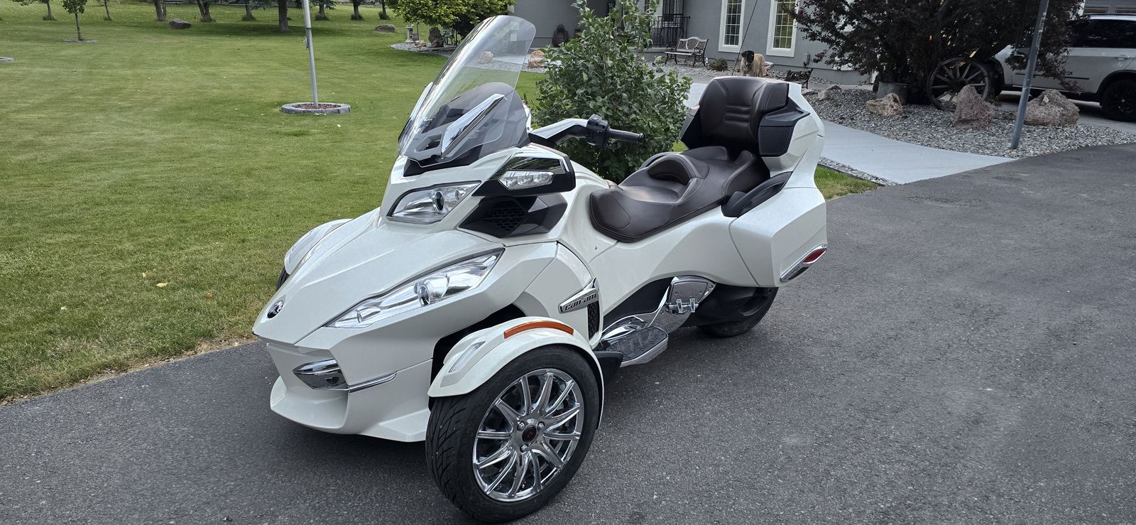 2013 CanAm Spyder RT Limited.  Gorgeous Pearl White. LOW miles!