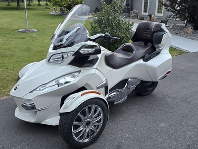 2013 CanAm Spyder RT Limited. Gorgeous Pearl White. LOW miles!