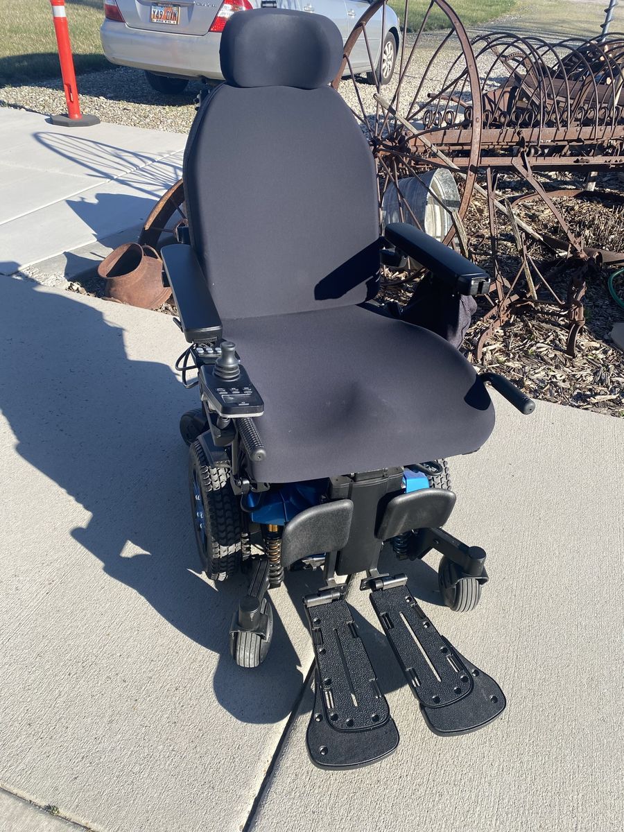 * Quantum Q6 Edge Electric Wheel Chair *