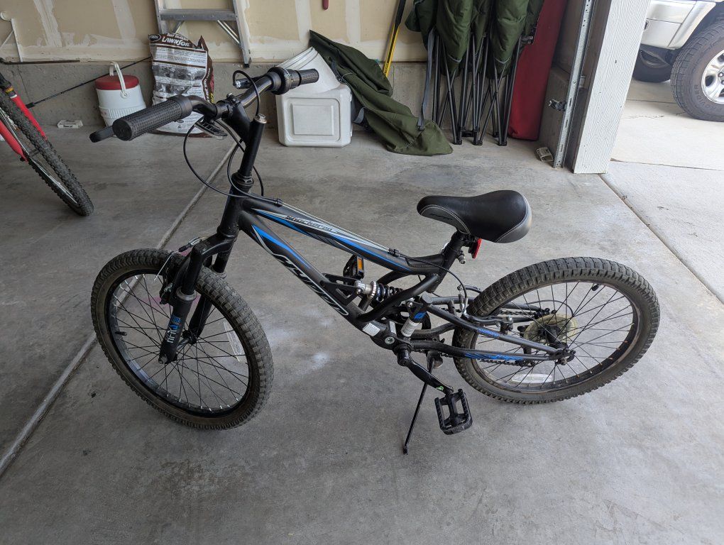Hyper Shocker 20" Kids Full Suspension Mountain Bike - Black/Blue