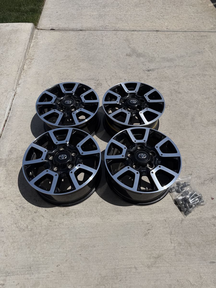 Toyota Tundra Sequoia Land Cruiser Rims R18”