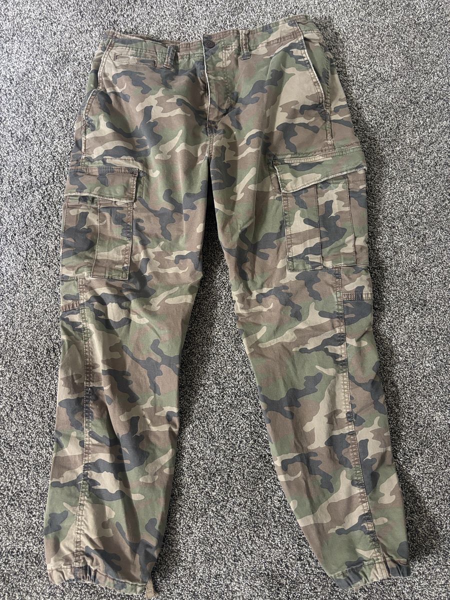 American Eagle Men's Flex Lived-In Camo Cargo Pants- Size 36/32