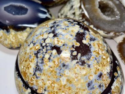 NEW Crystal Candy Druzy Geode Dish Bowl Stone Home Decor Decoration Figurine Statue Collectible