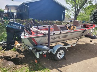 Alumacraft boat