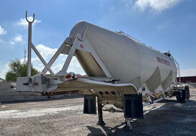 1979 Fruehauf Pneumatic Tank Trailer Storage Guppy Horizontal Silo-3731