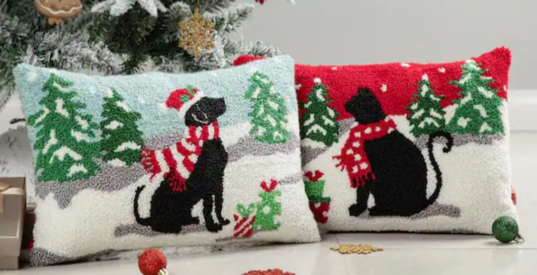GLITZHOME SET OF DOG/CHRISTMAS PILLOWS