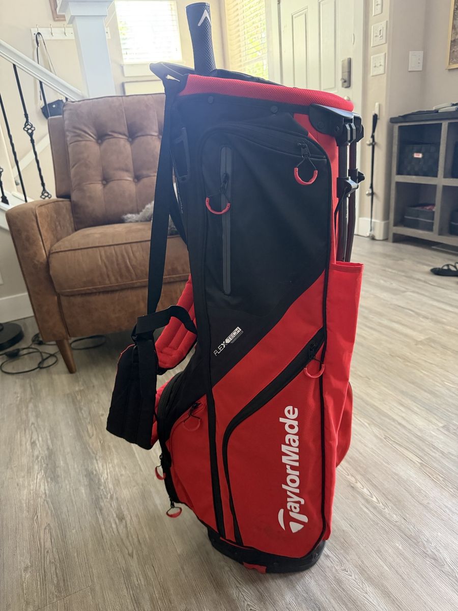Taylormade FlexTech Crossover Standbag - Red/Black