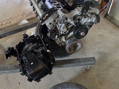 Engine, off a 2006 Ram 5.7L CORE