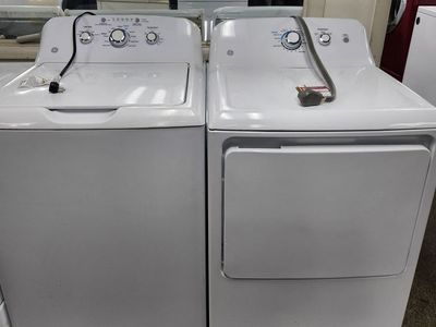 BEAUTIFUL GE TOPLOAD WASHER AND ELECTRIC DRYER SET! W-WARRANTY