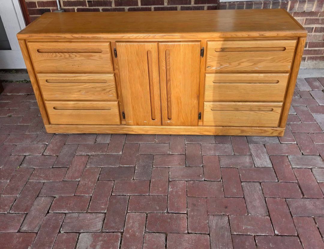 9 Drawer Dresser