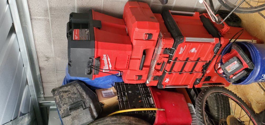 Milwaukee 6 battery rapid charger pac outs