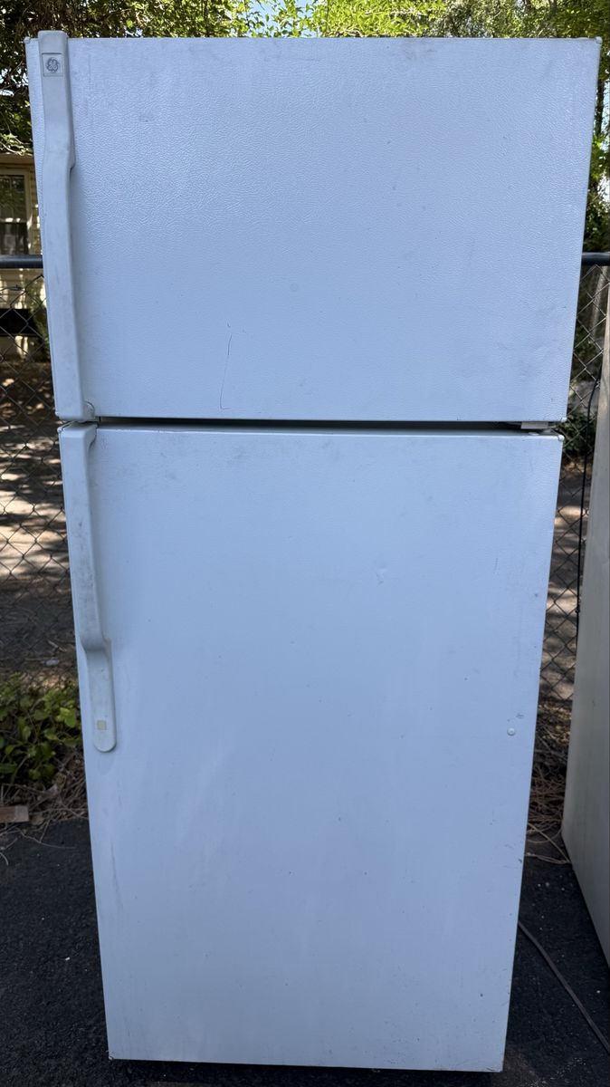 GE White Top Freezer Refrigerator - Used Appliance