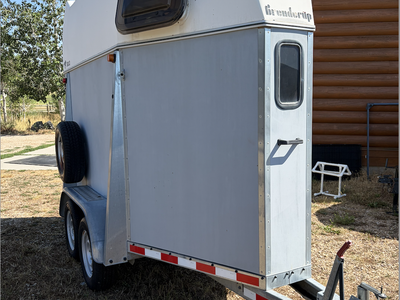 2005 Brenderup SOLO Single-Horse trailer – Excellent Condition - one owner