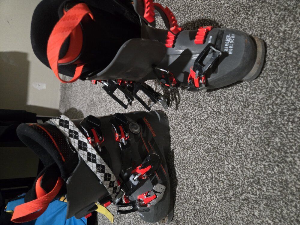 Youth ski boots size 22