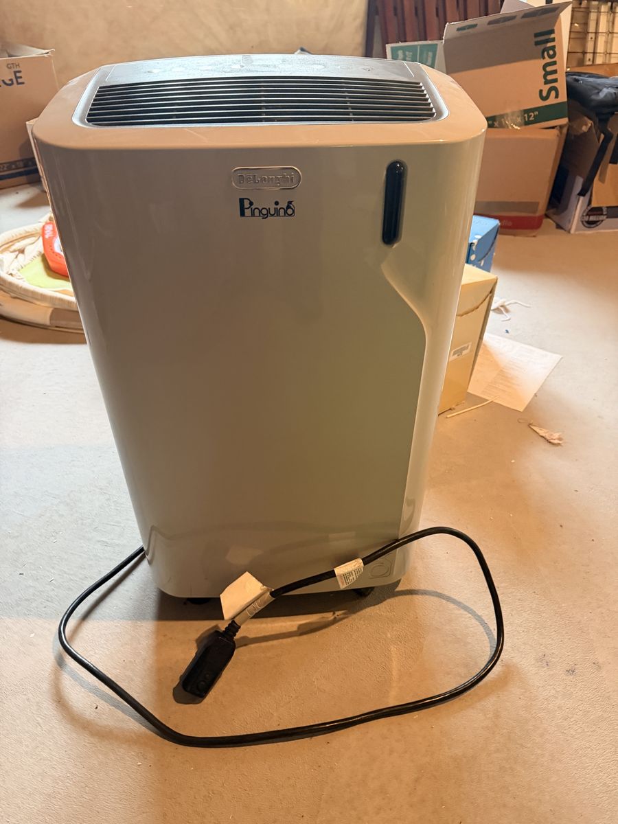 Delonghi 6900 BTU A/C Portable AC