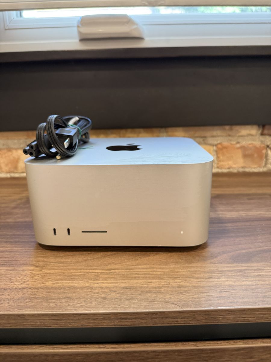 Apple Mac Studio M1 Max • 32GB RAM • 512GB SSD