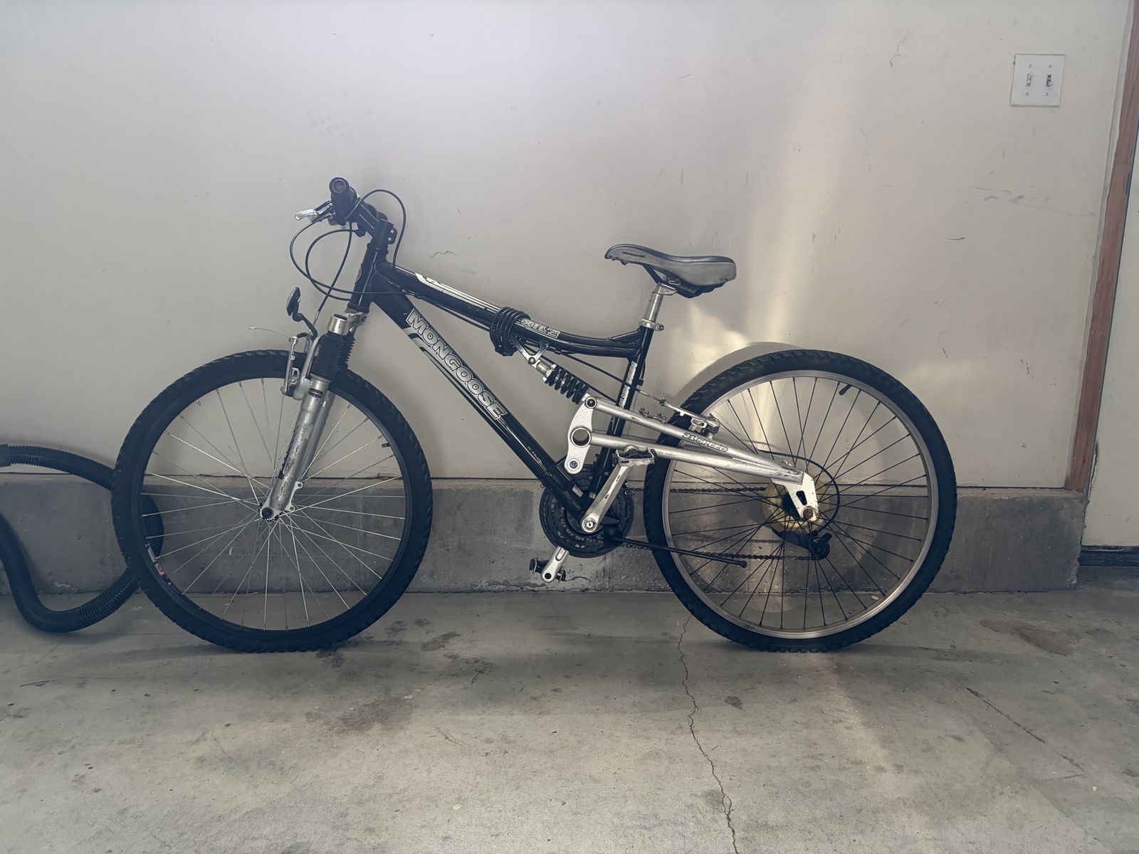 Mongoose Exile Full Suspension Mountain Bike 21 Speed