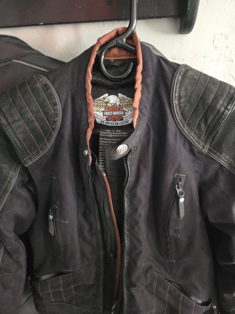 Main image 3