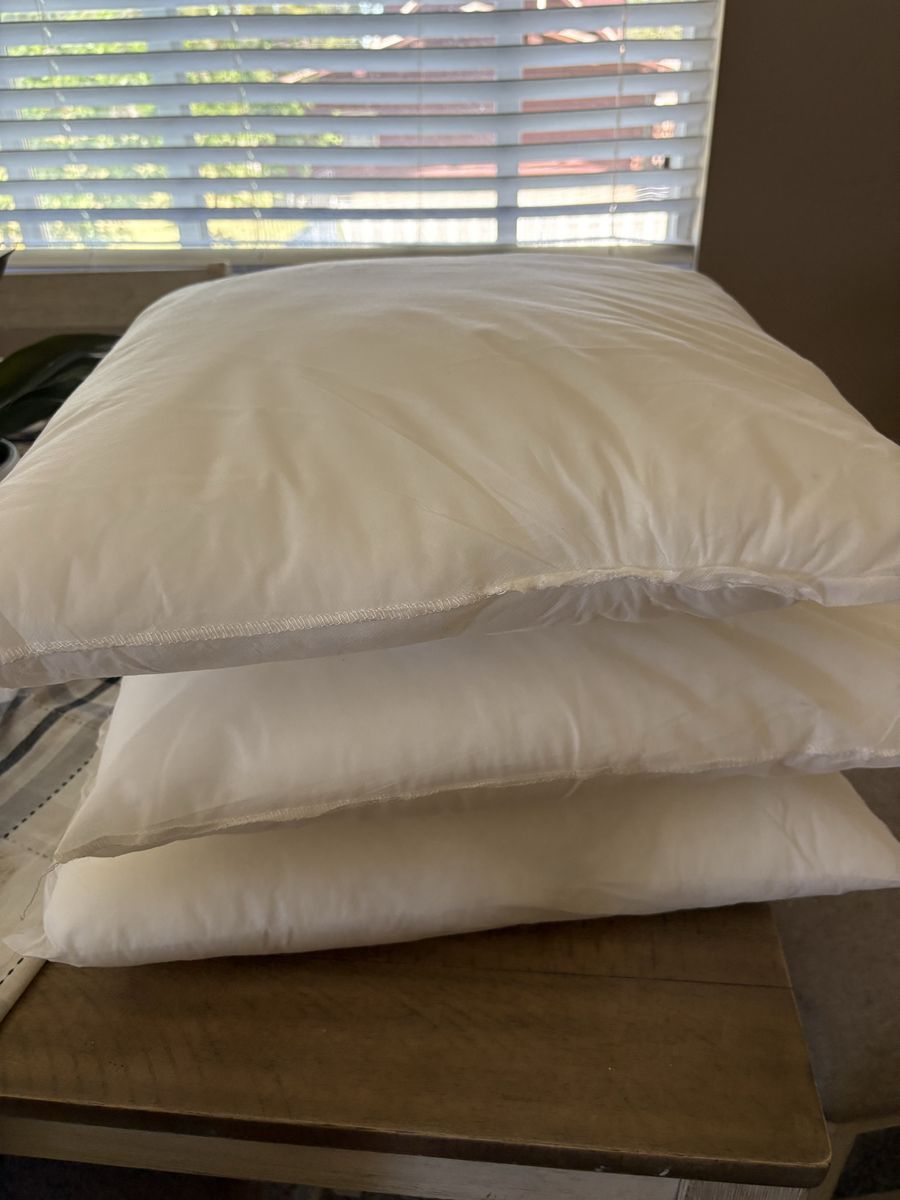 White Standard Pillow Inserts - Set of 3 Fluffy Cushion Fillers for Decorative Pillow Covers