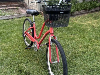 Electra Townie 7D Cruiser Bike with Basket - Excellent Condition OBO