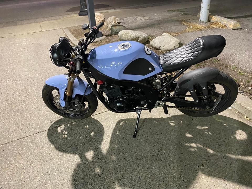 1990 Suzuki GS 500 (Street fighter build) with gsxr1000