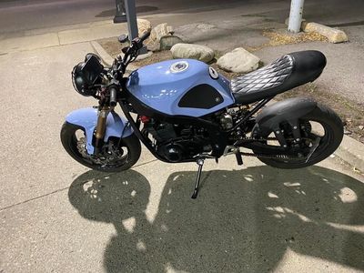 1990 Suzuki GS 500 (Street fighter build) with gsxr1000
